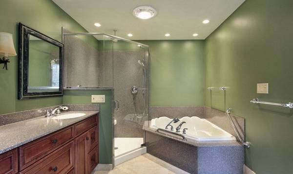 Чем лучше покрасить потолок в ванной комнате своими руками? с фото