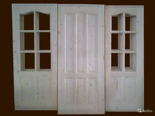 Чем покрыть деревянную дверь: реставрируем старое, придаем уникальности новому с фото