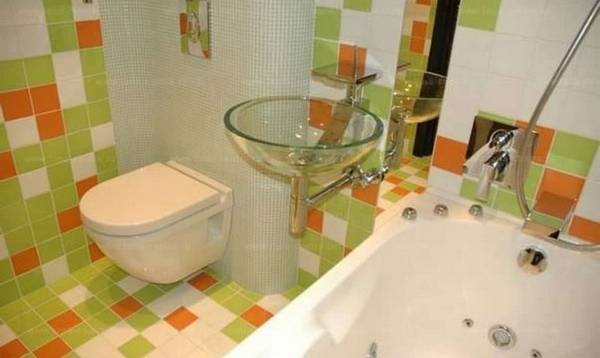 Какой дизайн ванной в хрущевке сделать? - фото
