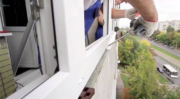 Как застеклить балкон пластиковыми окнами с фото
