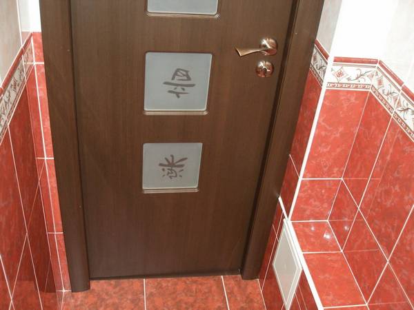 Недорогие двери в ванную и туалет - фото