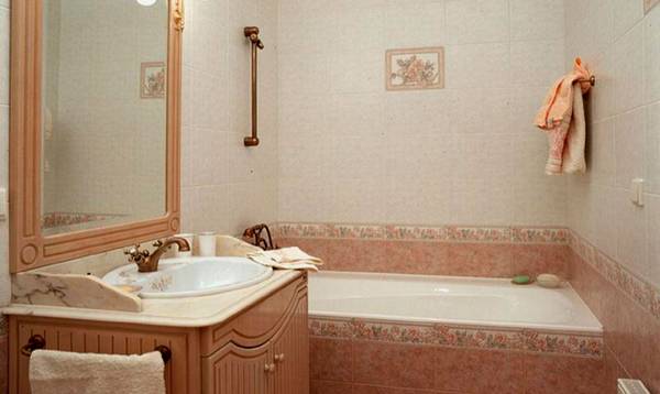 Какой полотенцедержатель выбрать в ванную? - фото