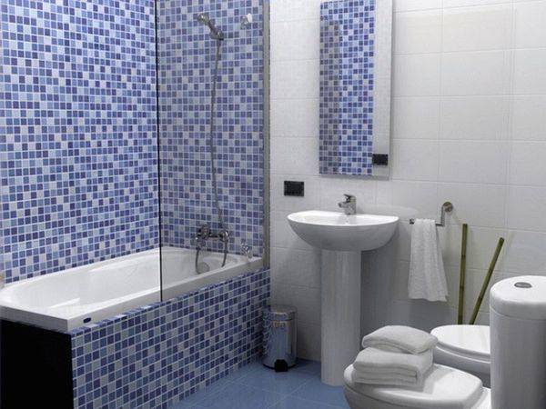 Укладка мозаичной плитки в ванной комнате - фото