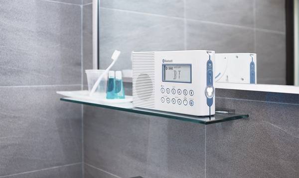 Преимущества встраиваемого радио для ванной комнаты - фото